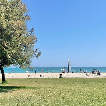 Punto Di Osservazione Lido di Fermo Bagian luar foto