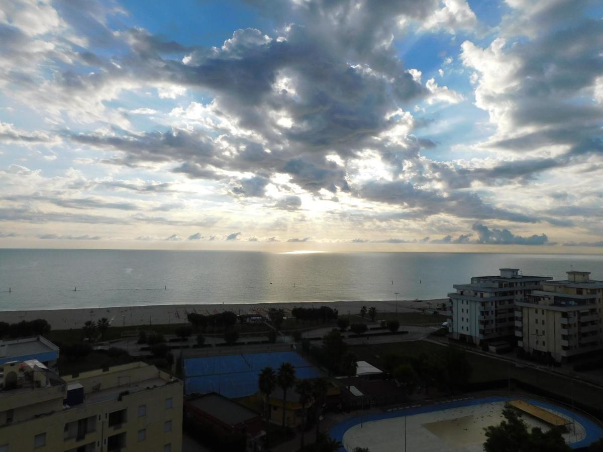 Punto Di Osservazione Lido di Fermo Bagian luar foto